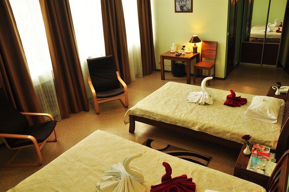 Hotel An-2 Kharkiv Bagian luar foto