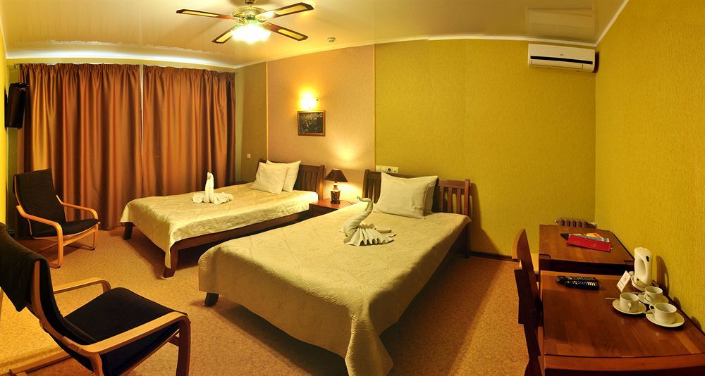 Hotel An-2 Kharkiv Bagian luar foto