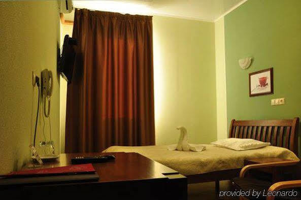 Hotel An-2 Kharkiv Bagian luar foto