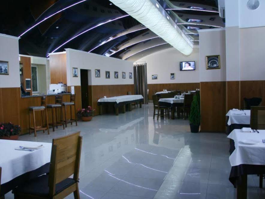 Hotel An-2 Kharkiv Bagian luar foto