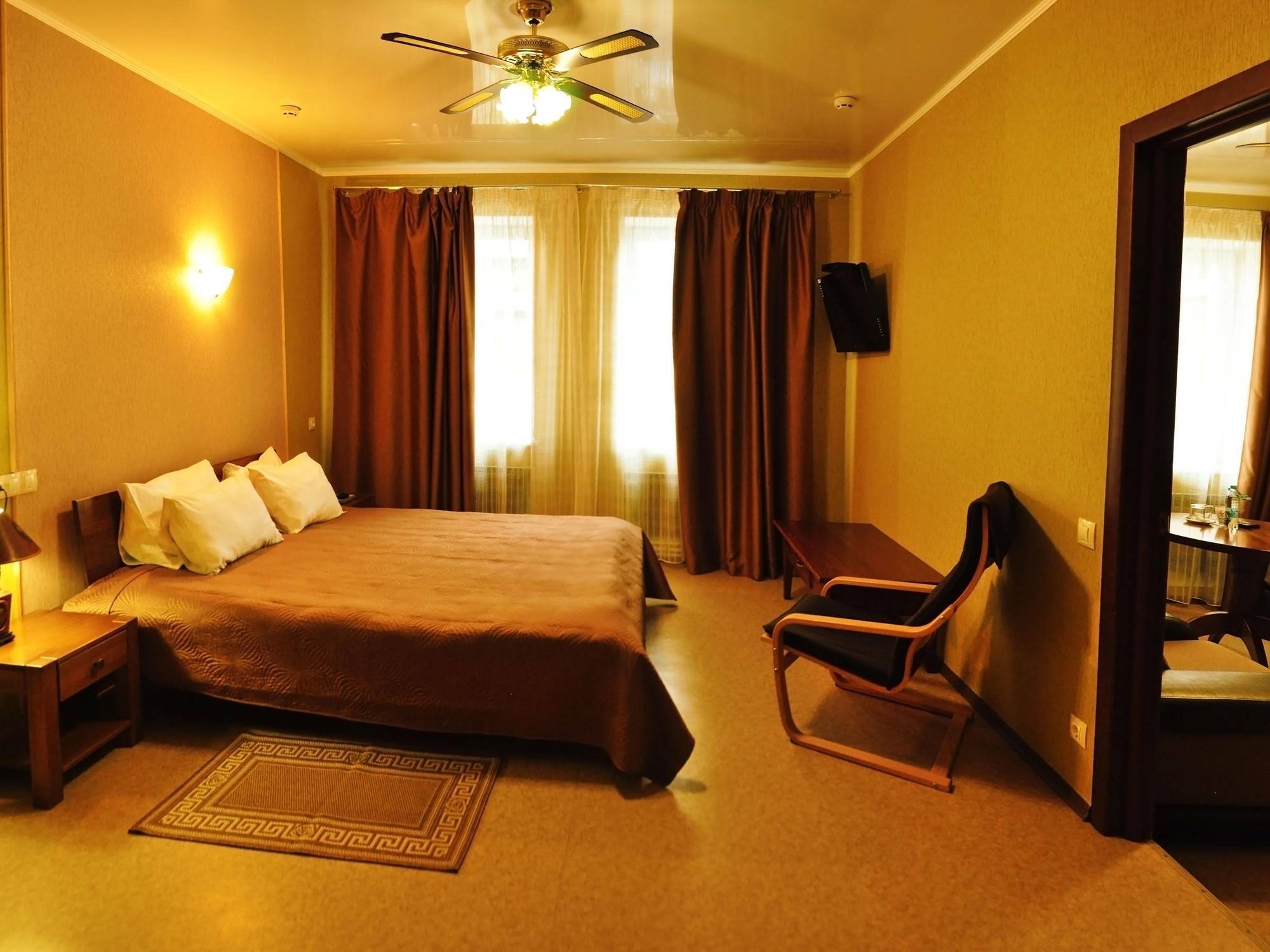 Hotel An-2 Kharkiv Bagian luar foto