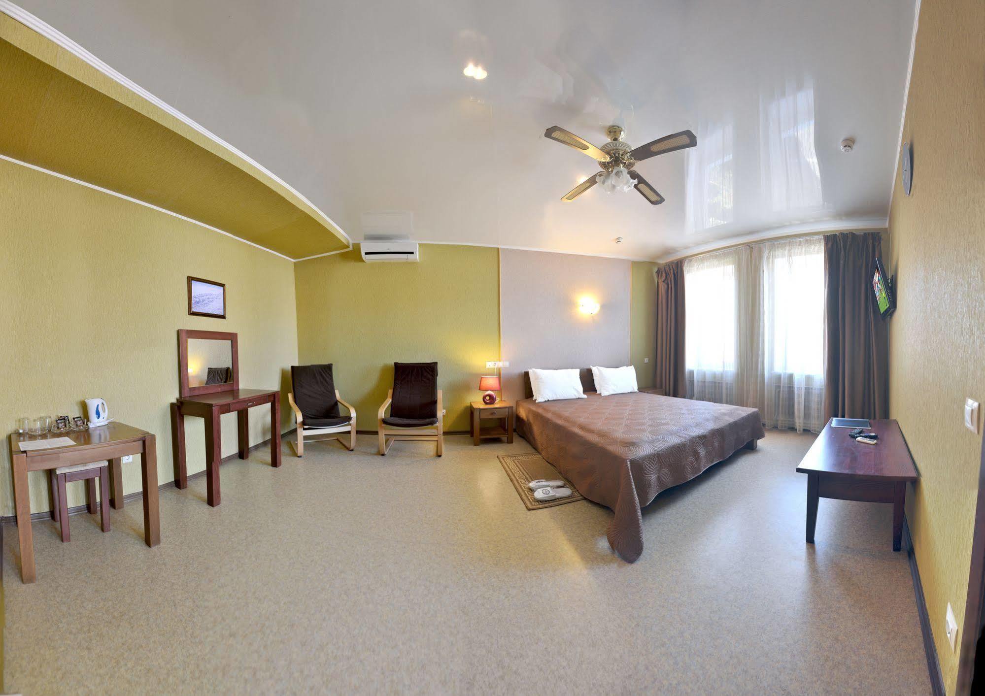 Hotel An-2 Kharkiv Bagian luar foto