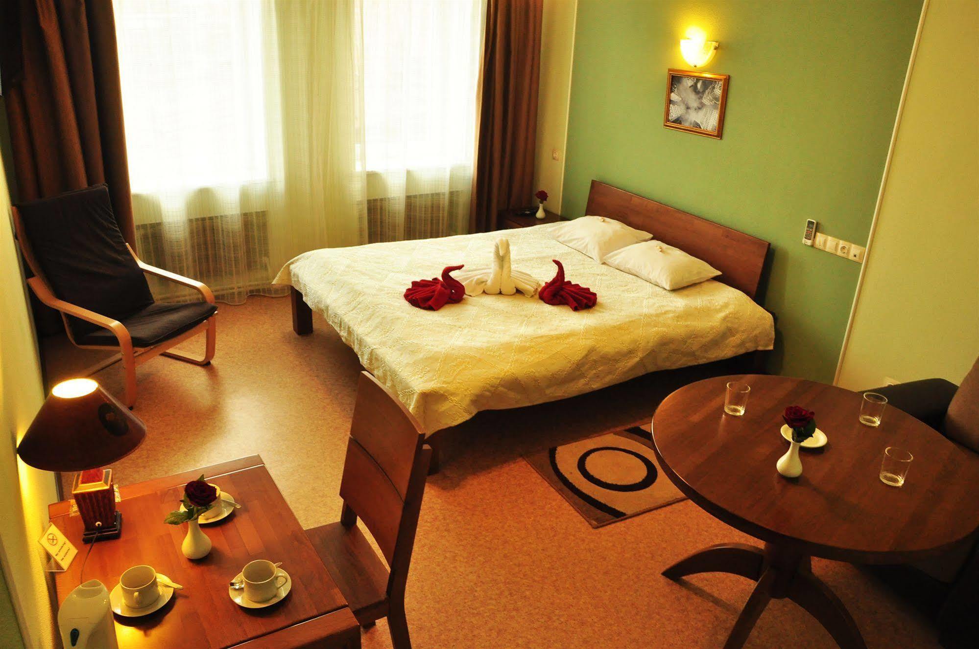Hotel An-2 Kharkiv Bagian luar foto