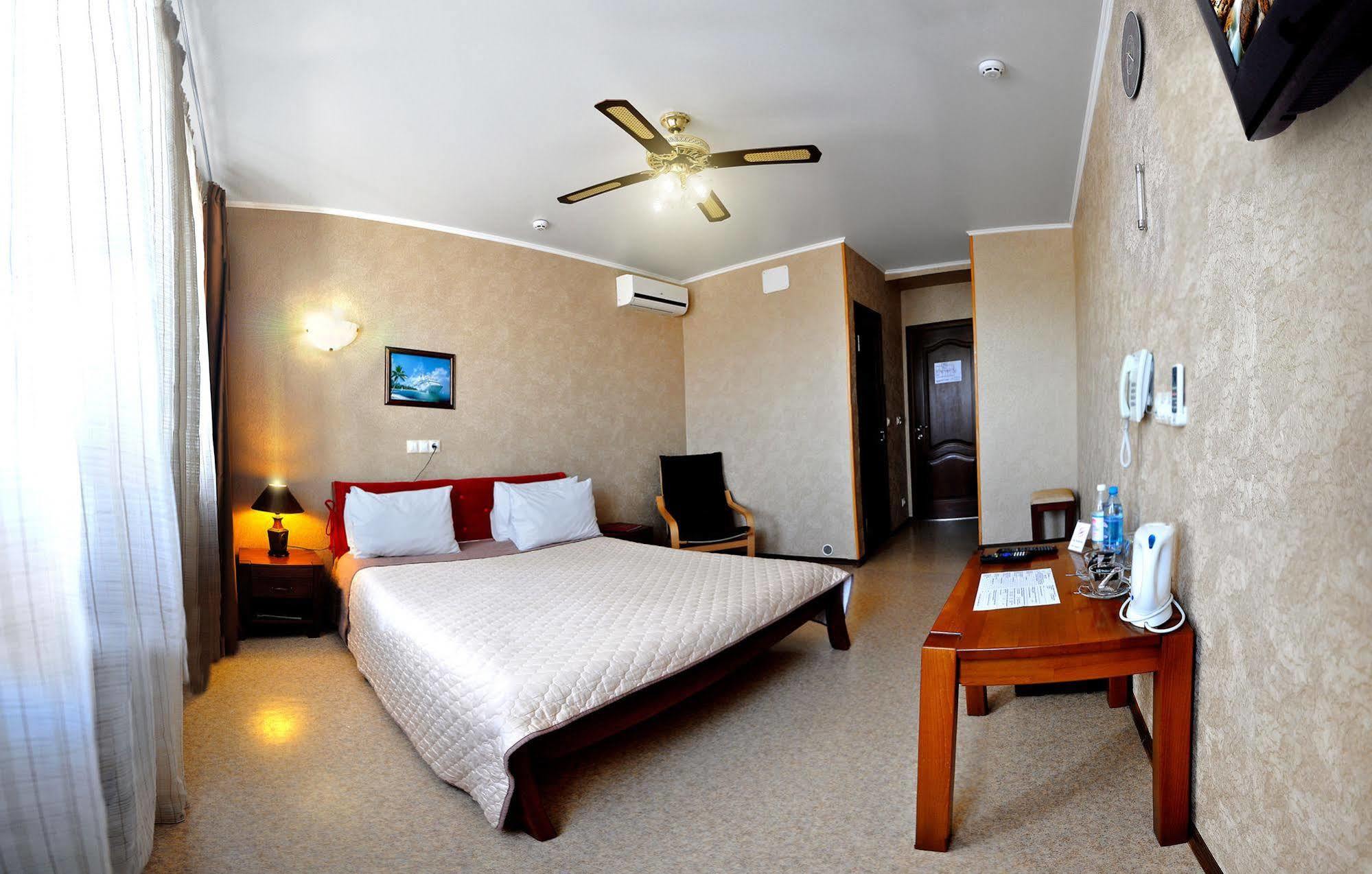 Hotel An-2 Kharkiv Bagian luar foto
