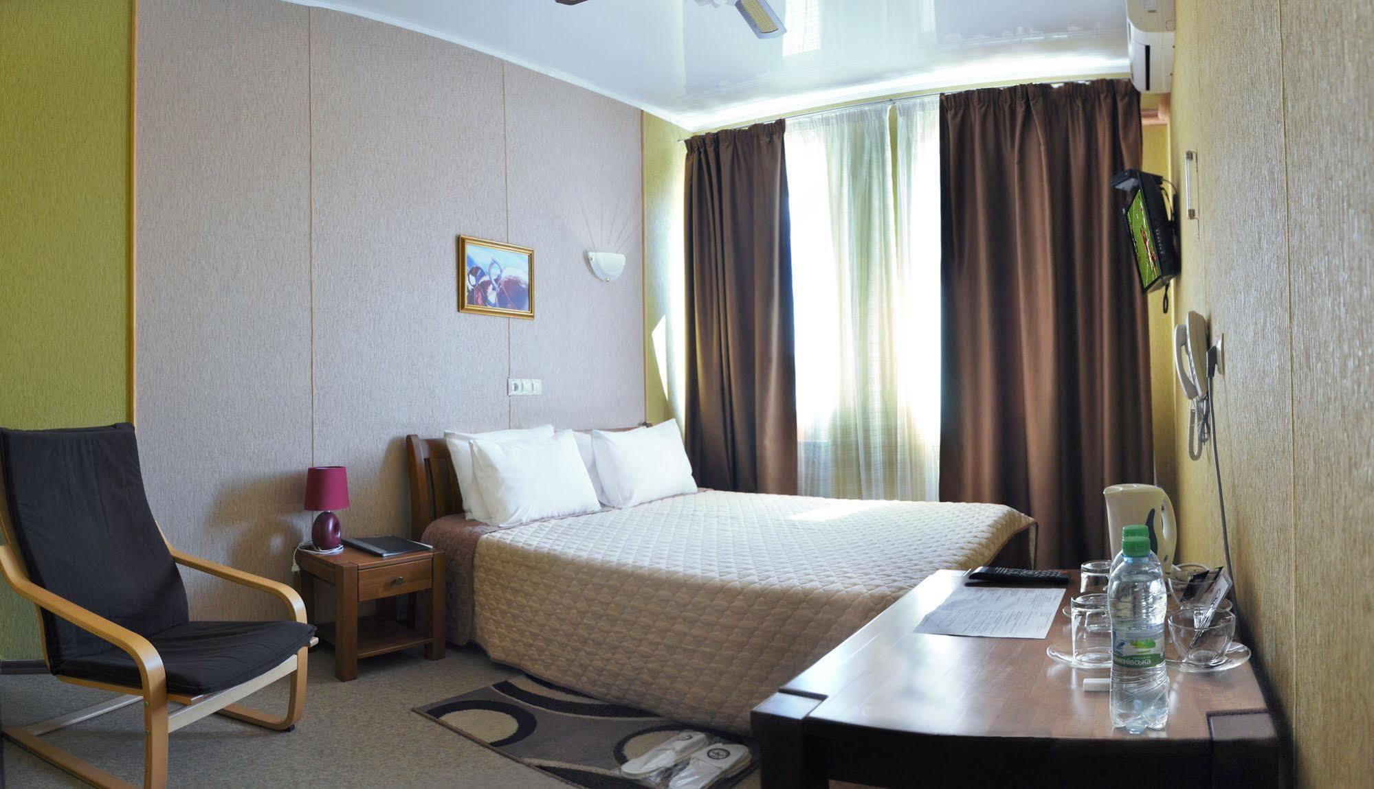 Hotel An-2 Kharkiv Bagian luar foto