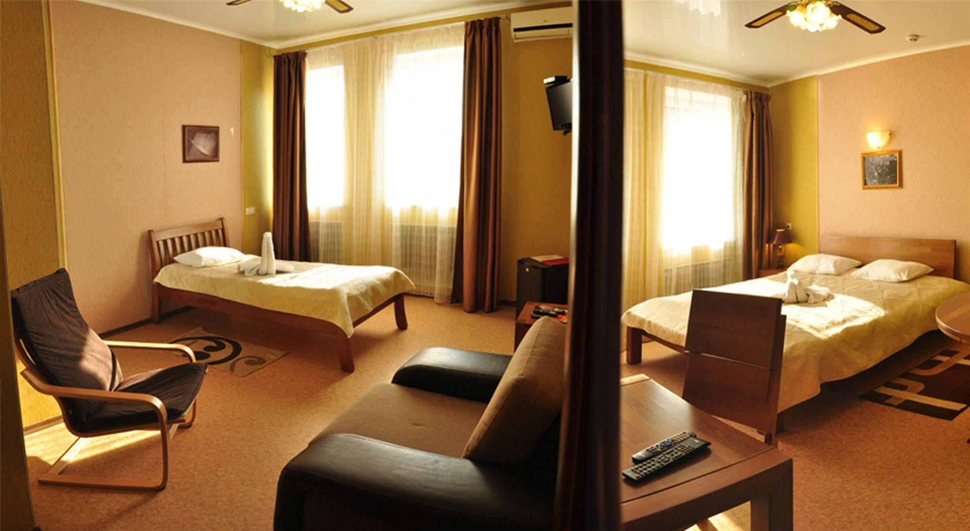 Hotel An-2 Kharkiv Bagian luar foto