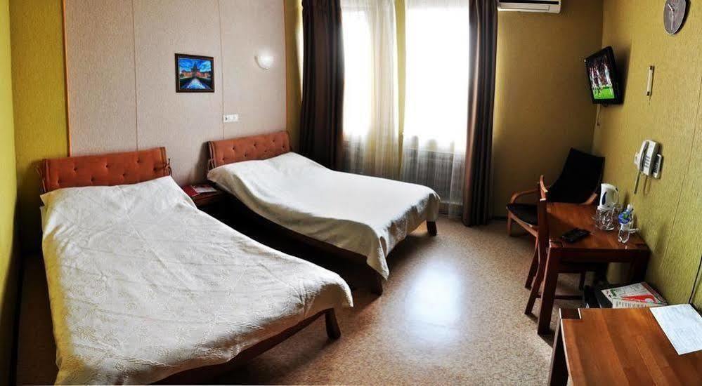 Hotel An-2 Kharkiv Bagian luar foto