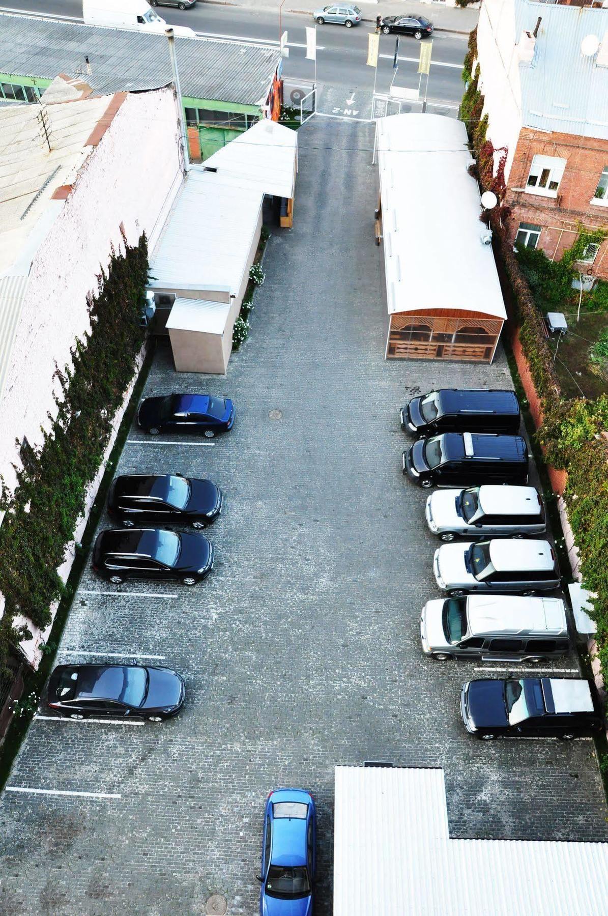 Hotel An-2 Kharkiv Bagian luar foto